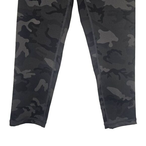 ZYIA Forest Camo Luxe Hi Rise Capri 20" Legging Size 4 - Picture 5 of 9